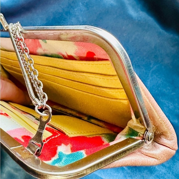 HOBO International Vintage Hayley Wallet Clutch in ballet pink - Picture 5 of 9